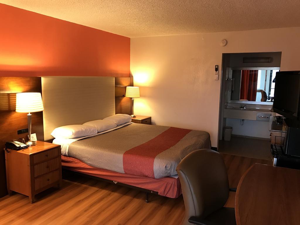 Regency Inn And Conference Center Clinton Eksteriør billede